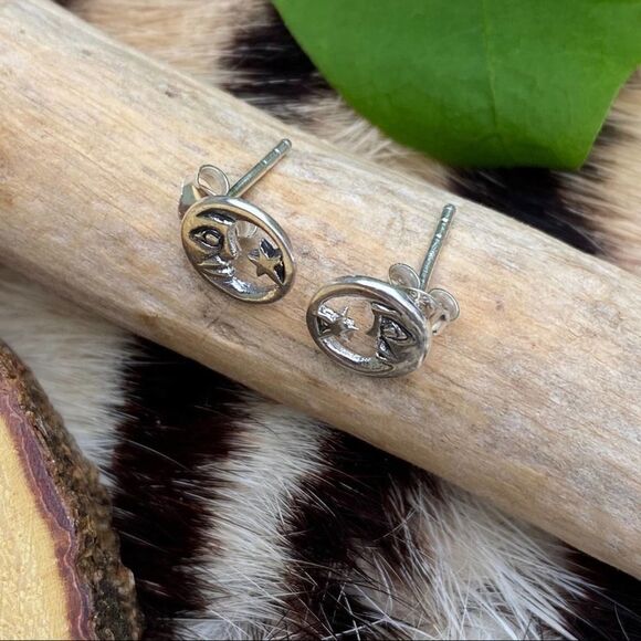 Sterling silver moon and star stud earrings - Picture 3 of 5